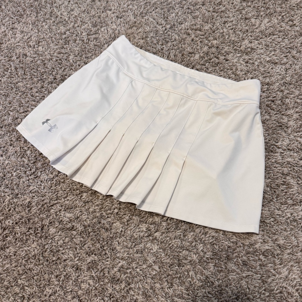 Under Armour Women's Cream Pleated Golf Skirt